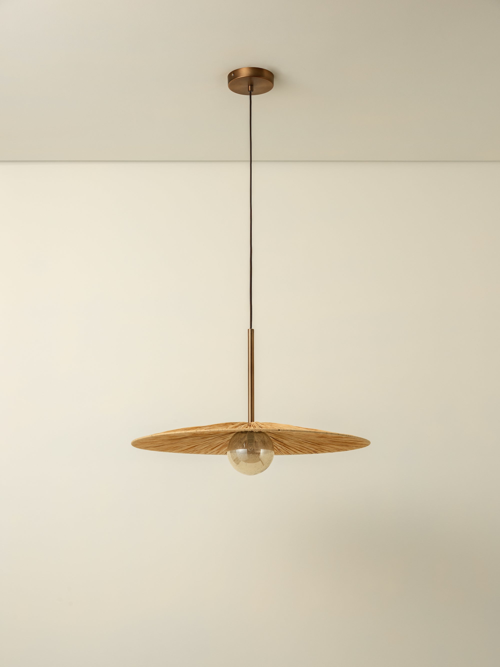 Ridotti - 1 light natural raffia and burnished brass pendant | Ceiling Light | Lights & Lamps | UK