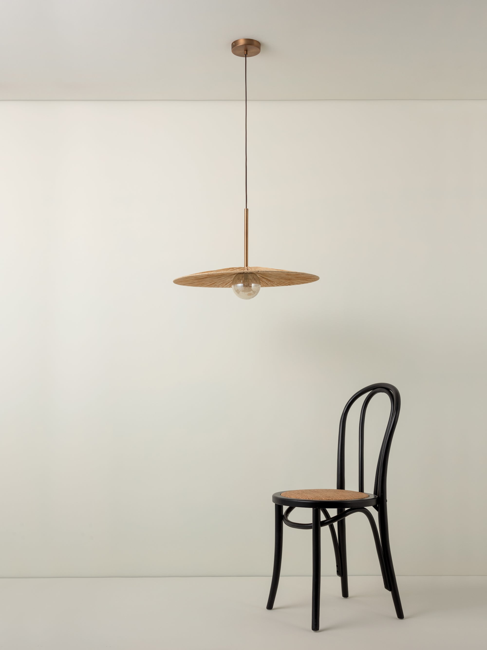 Ridotti - 1 light natural raffia and burnished brass pendant | Ceiling Light | Lights & Lamps | UK