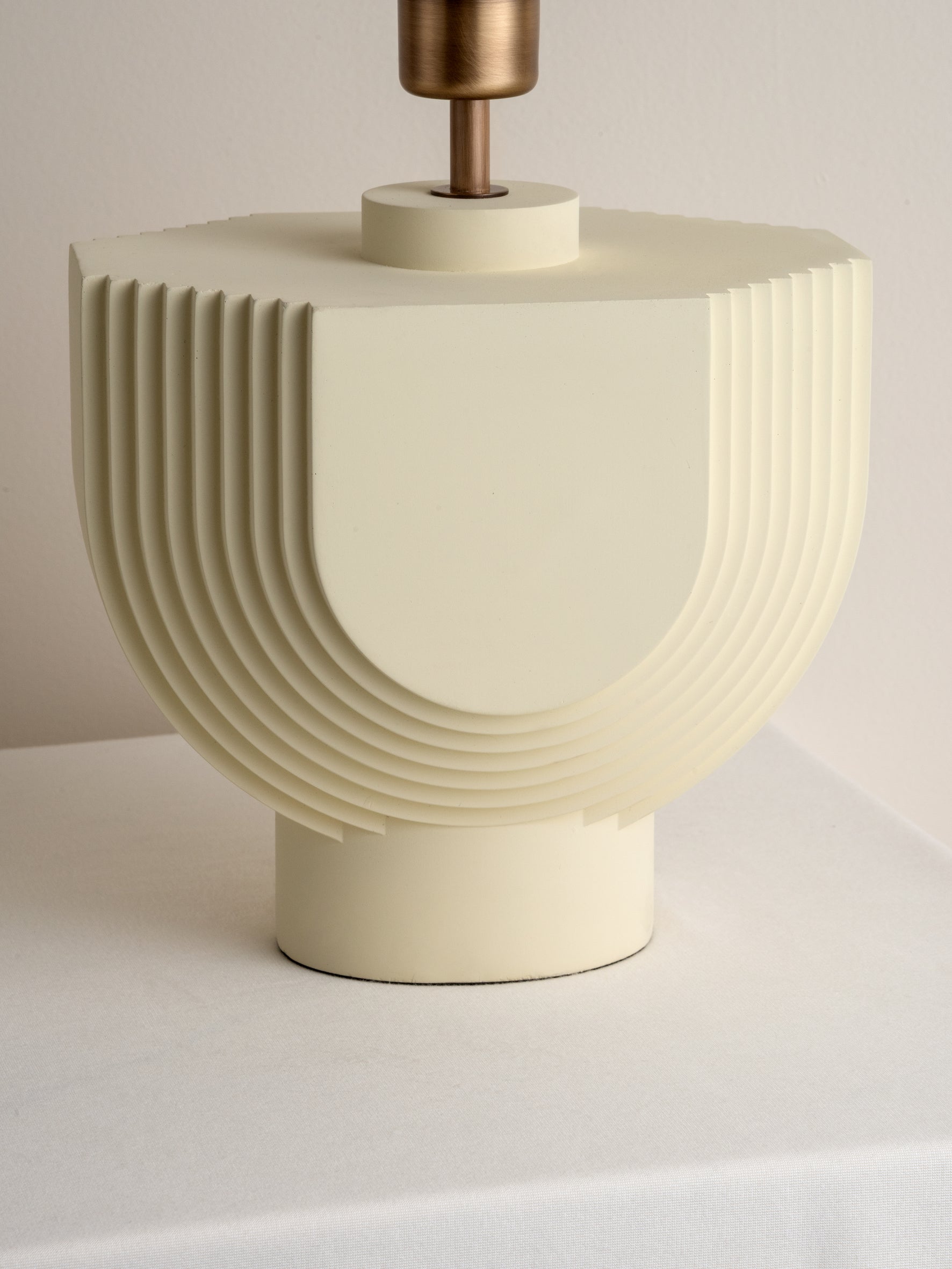 Edition 1.3 - concrete table lamp base