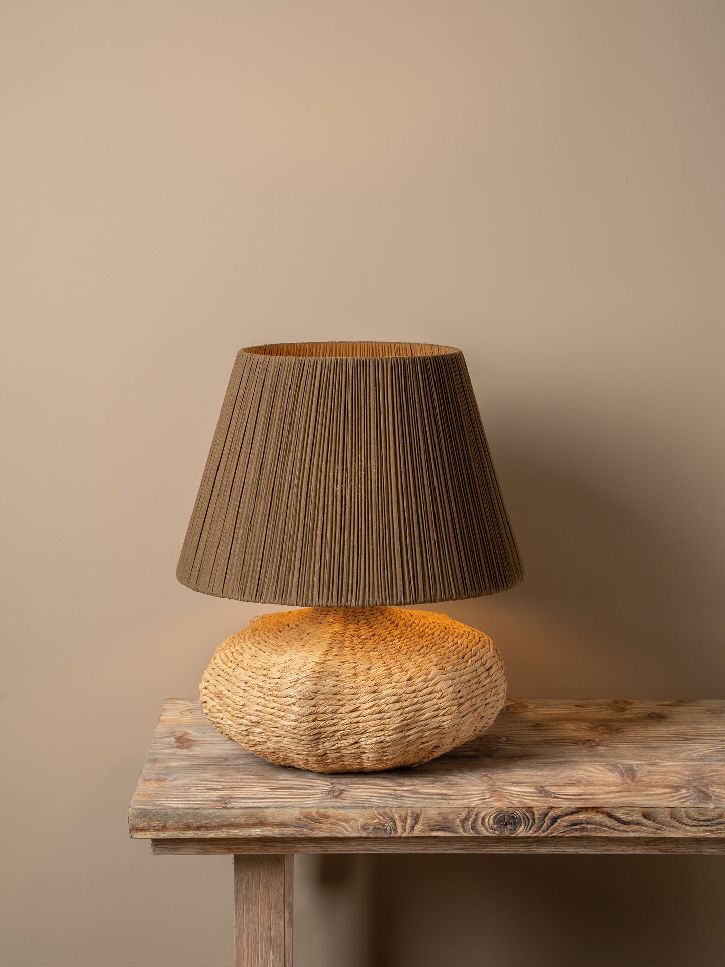 Eries table lamp | Table Lamp | lights&lamps | UK | Modern Affordable Designer Lighting