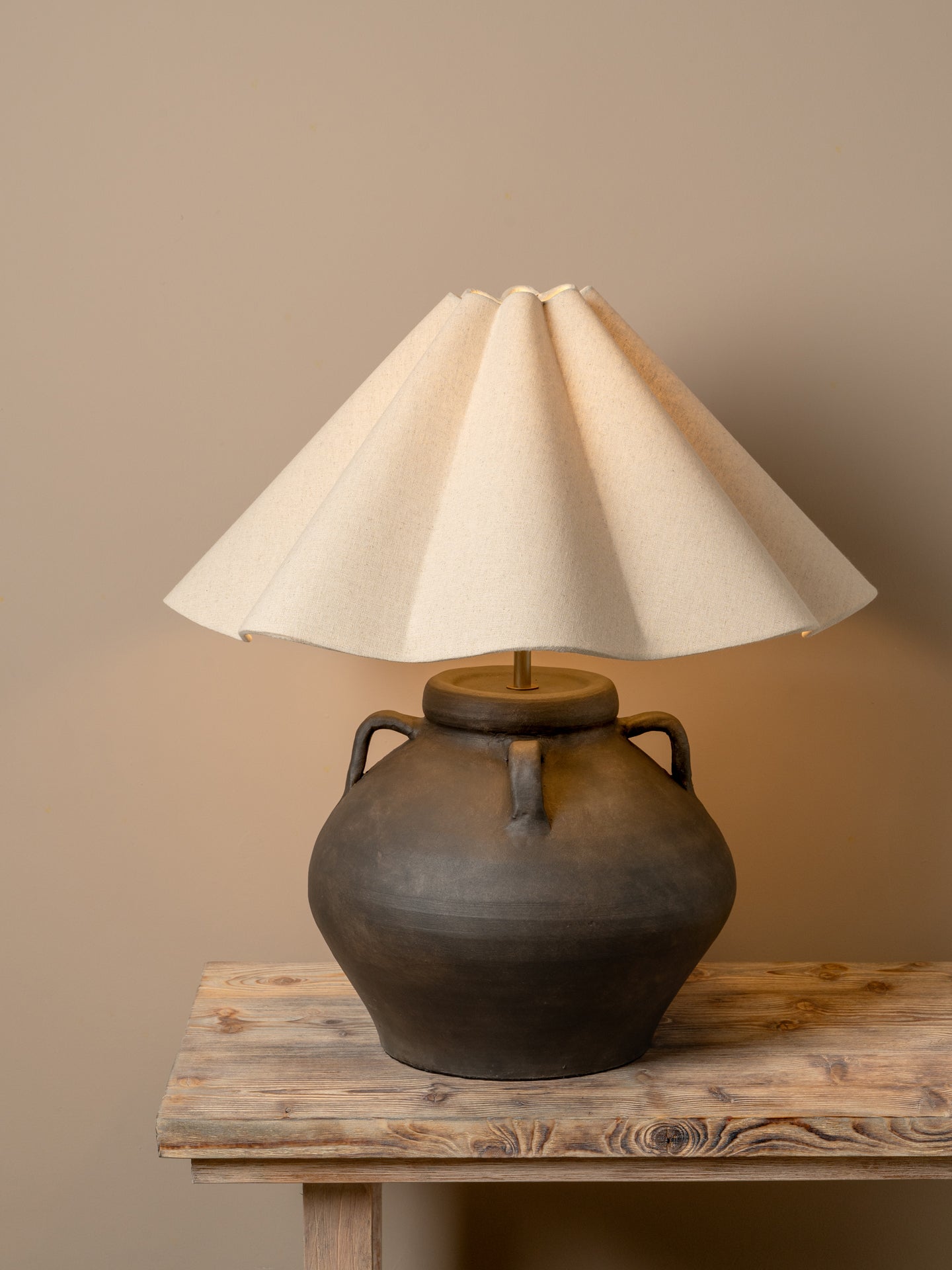 Olvera oversized table lamp | Table Lamp | lights&lamps | UK | Modern Affordable Designer Lighting
