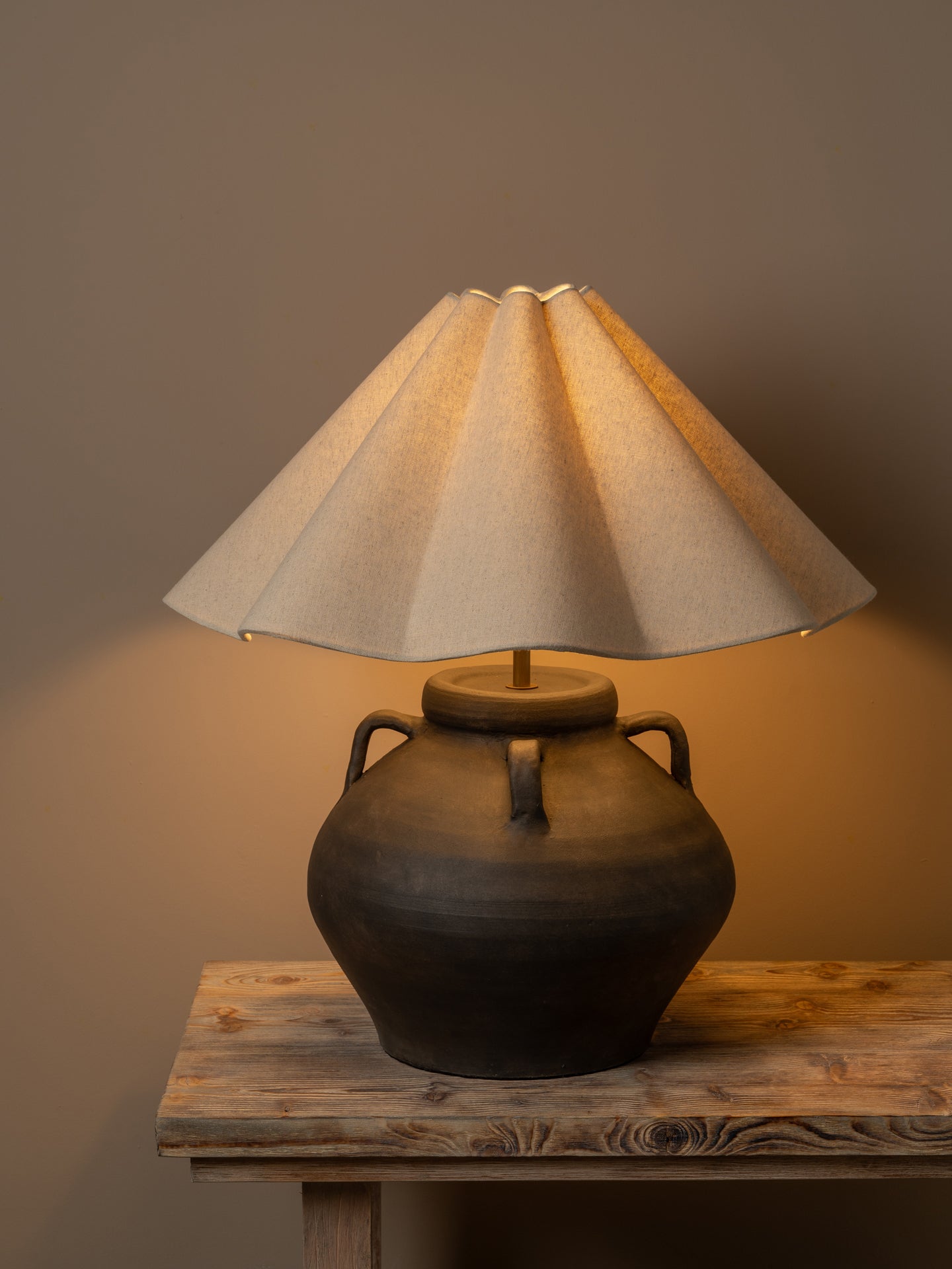 Olvera oversized table lamp | Table Lamp | lights&lamps | UK | Modern Affordable Designer Lighting