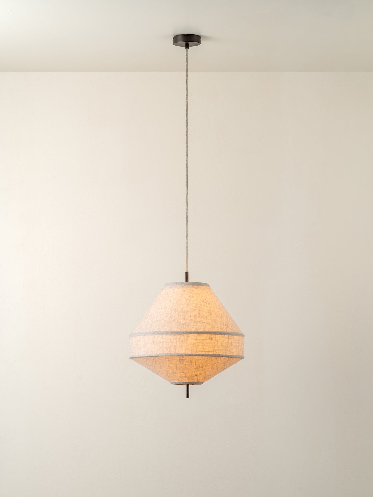 lights_lamps_Solara_mediumlaye