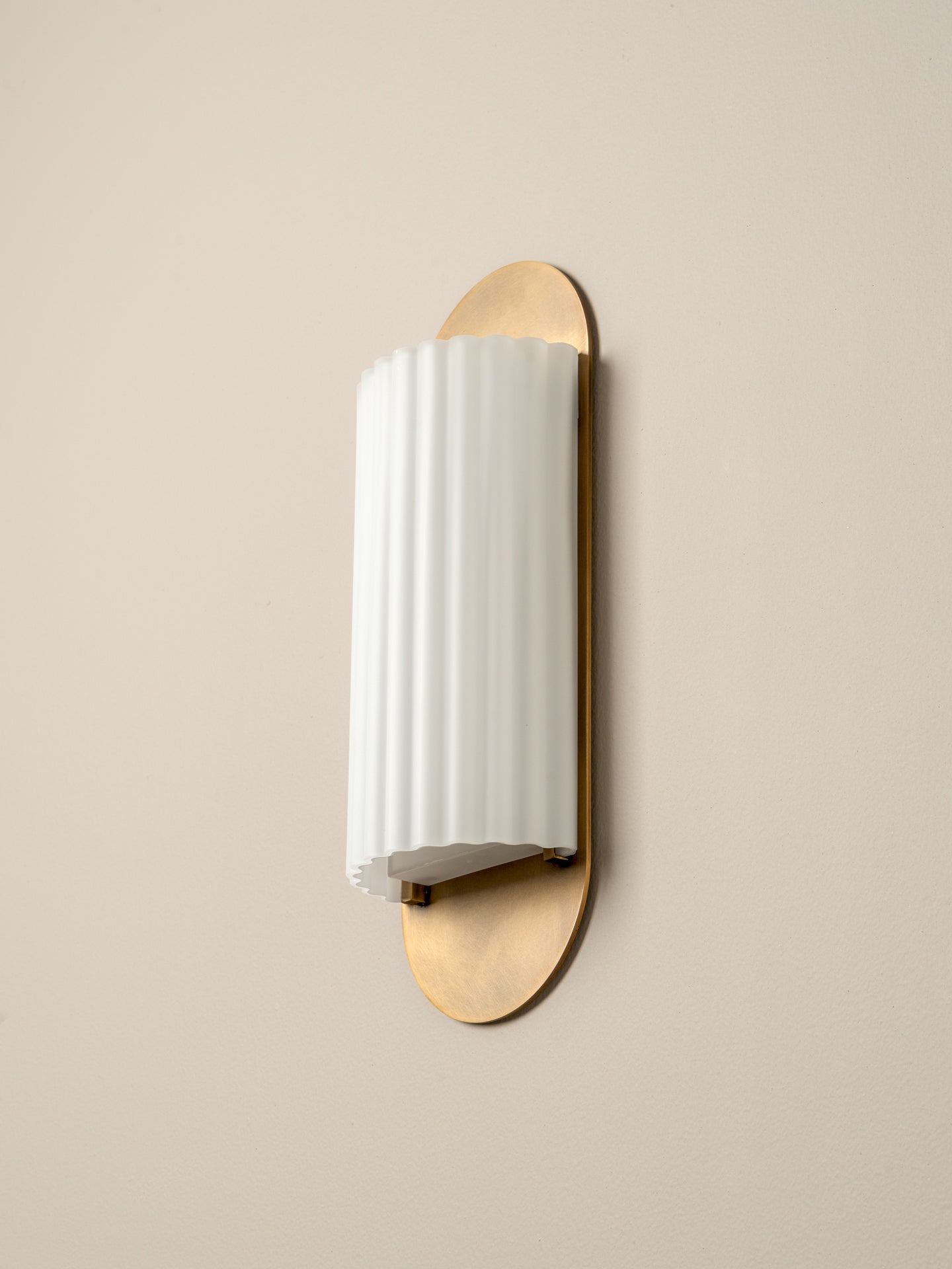 Wilcote aged brass wall light | Wall Light | lights&lamps | UK | Modern Affordable Designer Lighting