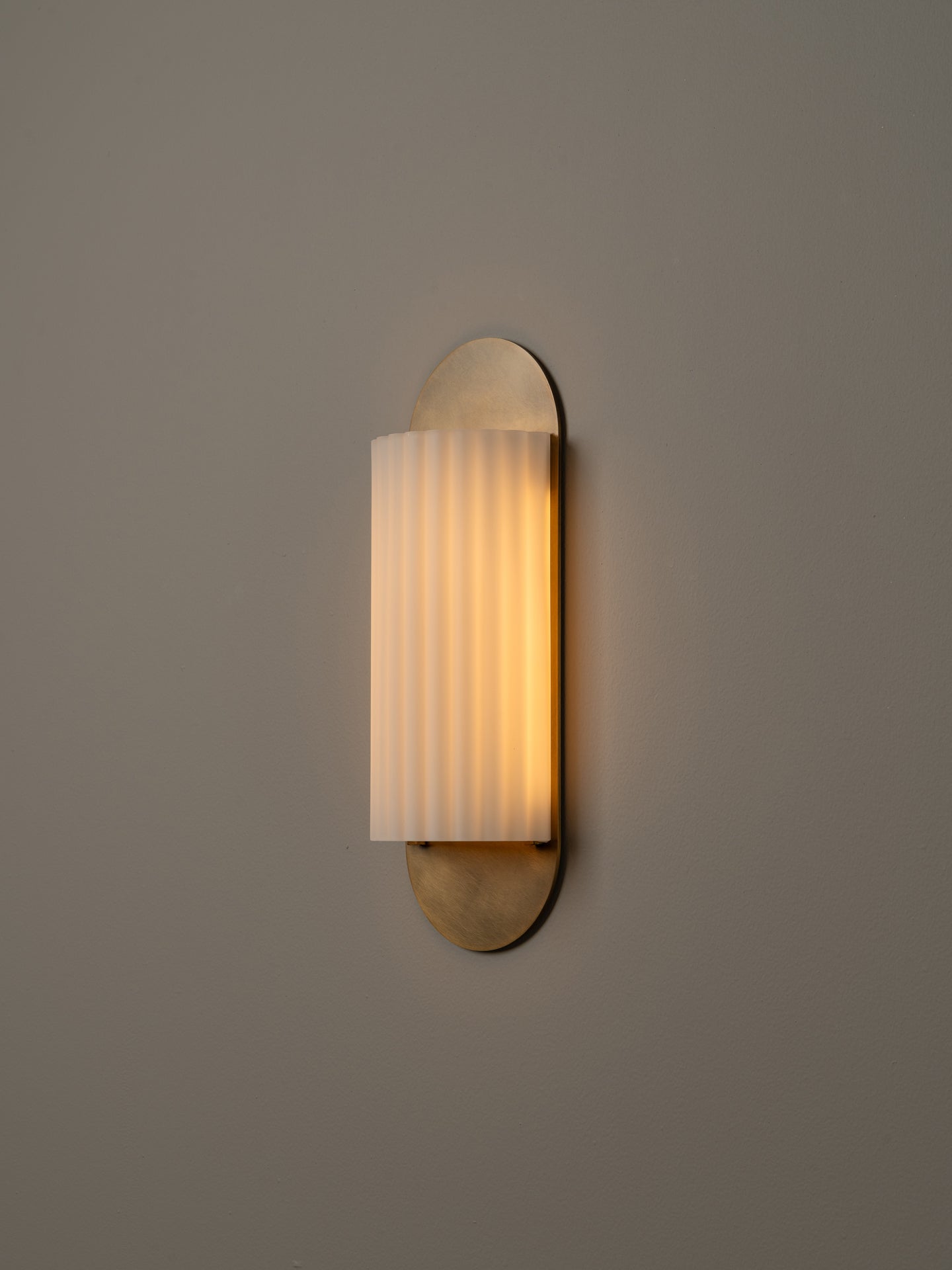 Wilcote aged brass wall light | Wall Light | lights&lamps | UK | Modern Affordable Designer Lighting