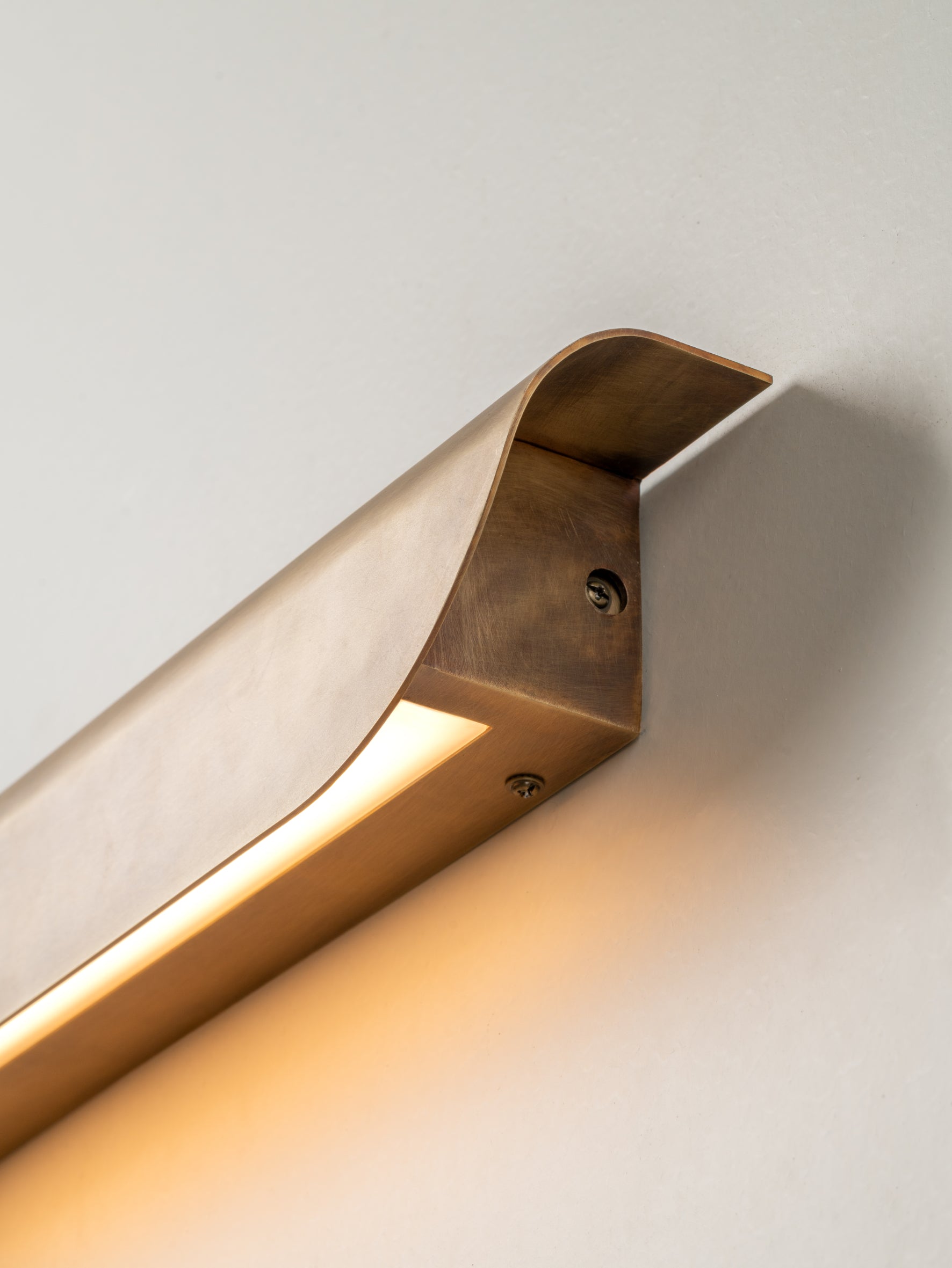 Kori aged brass wall light | Wall Light | lights&lamps | UK | Modern Affordable Designer Lighting