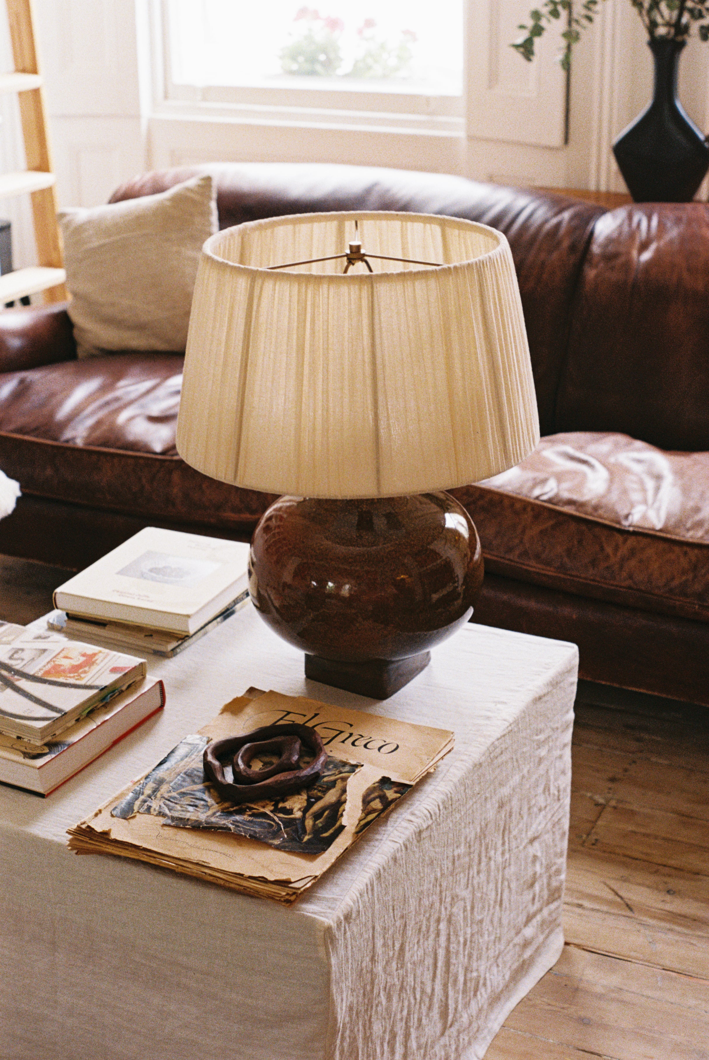 Calcot wide table lamp