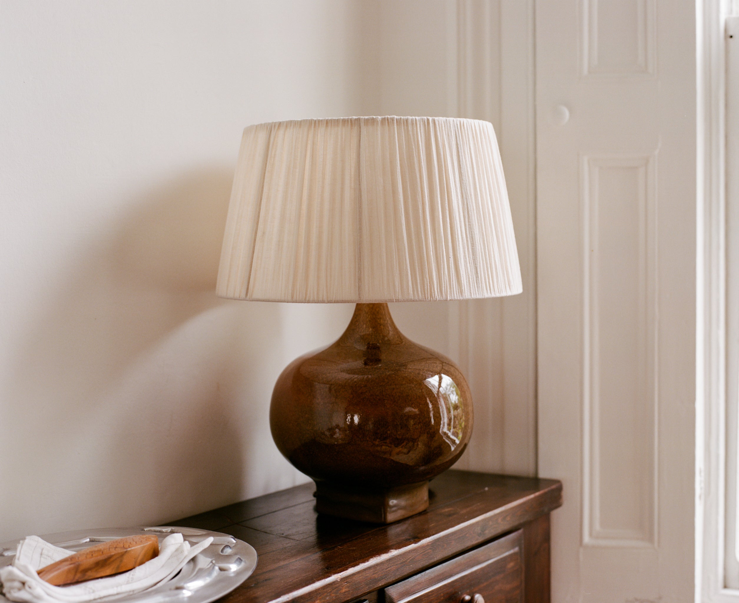lights_lamps_calcot_wide_ella_lifestyle.jpg