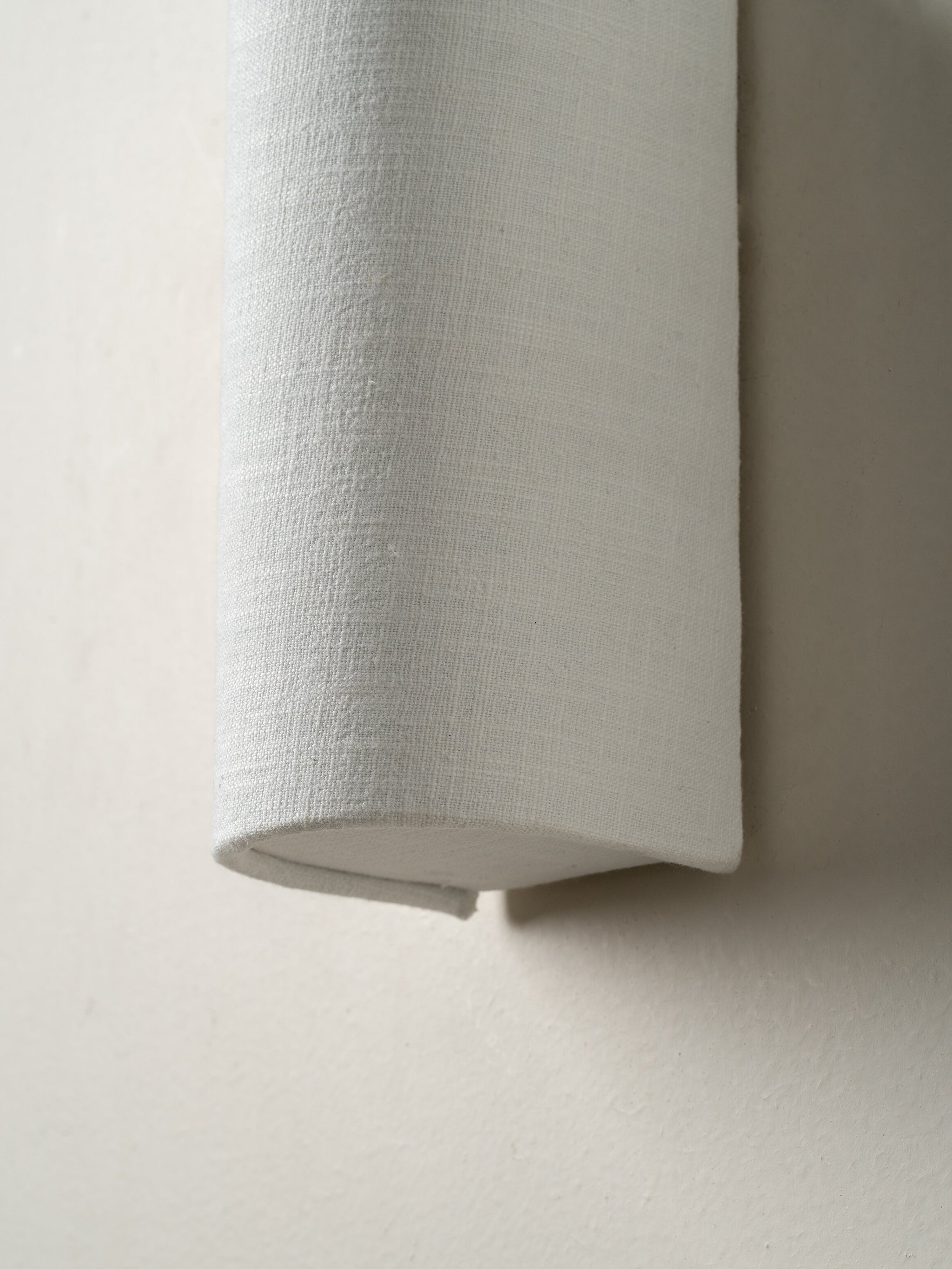 Folia - natural linen single wall light