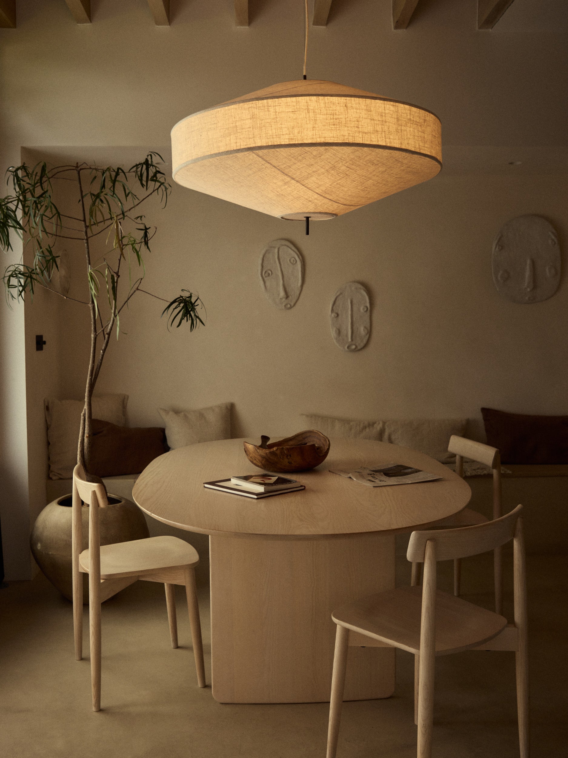 lights_lamps_solara_oversized_lifestyle_1.jpg