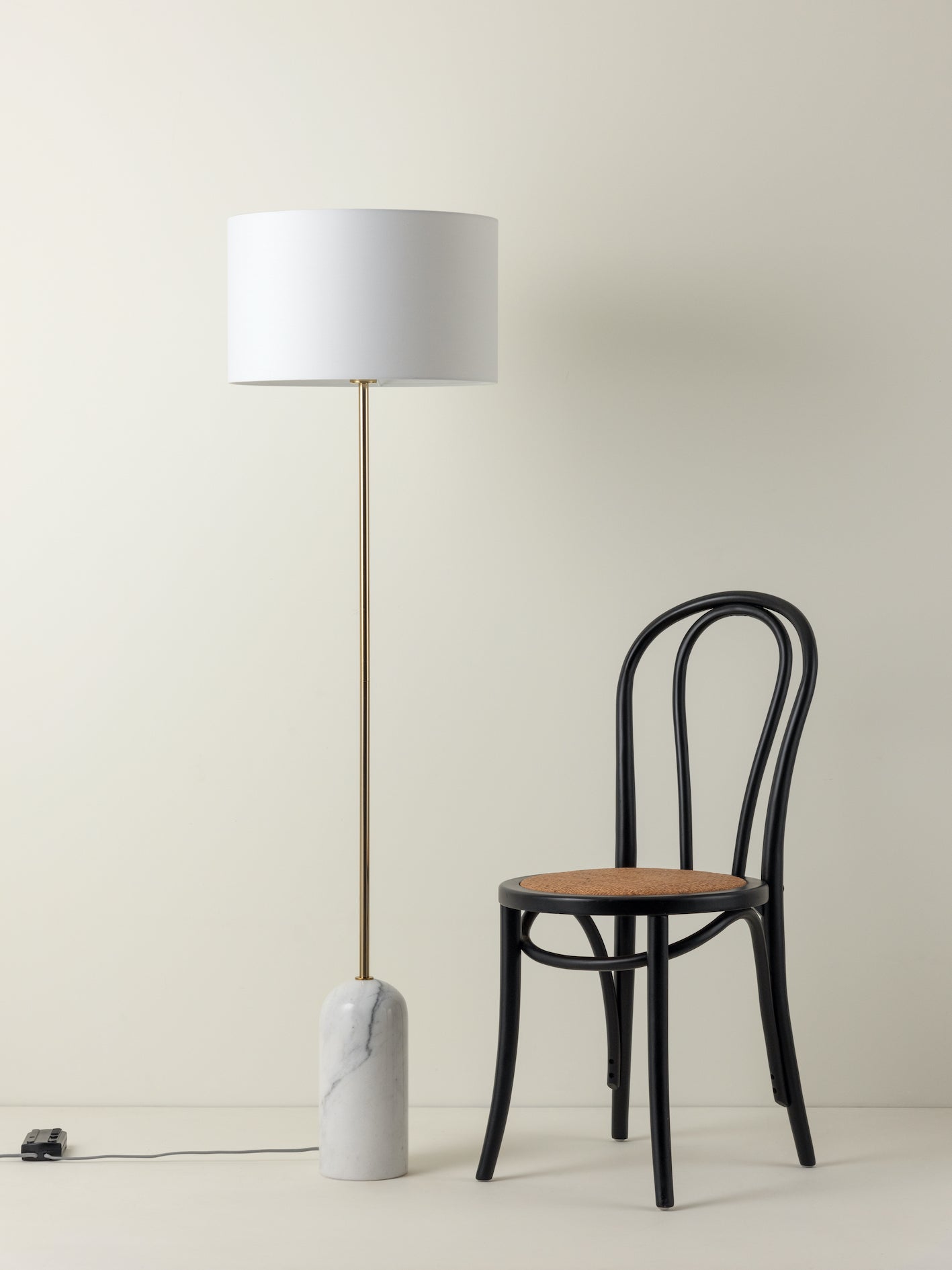 Penn - 1 light white marble and brass floor lamp | Floor Lamp