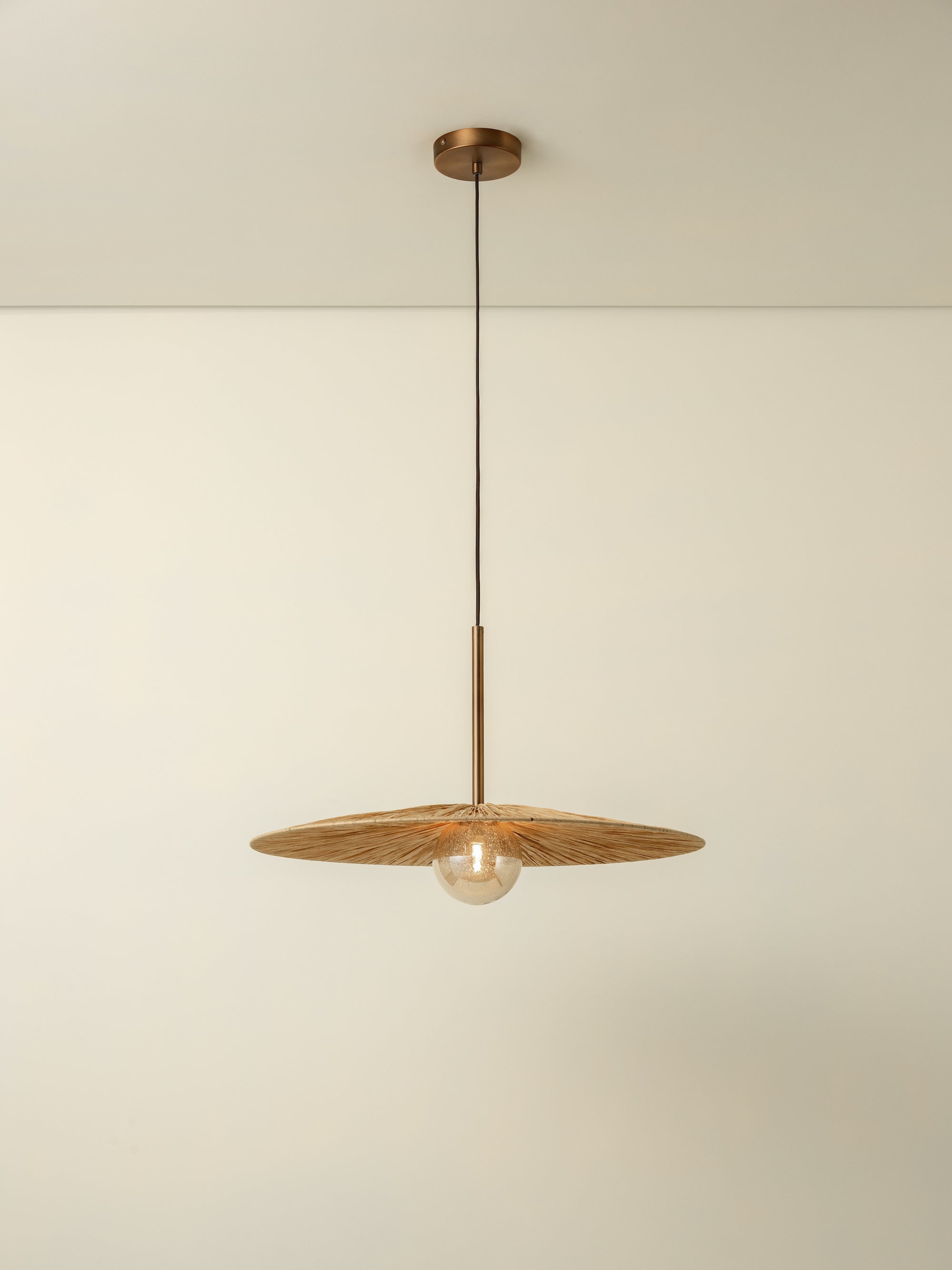 Ridotti - 1 light natural raffia and burnished brass pendant | Ceiling Light | Lights & Lamps | UK